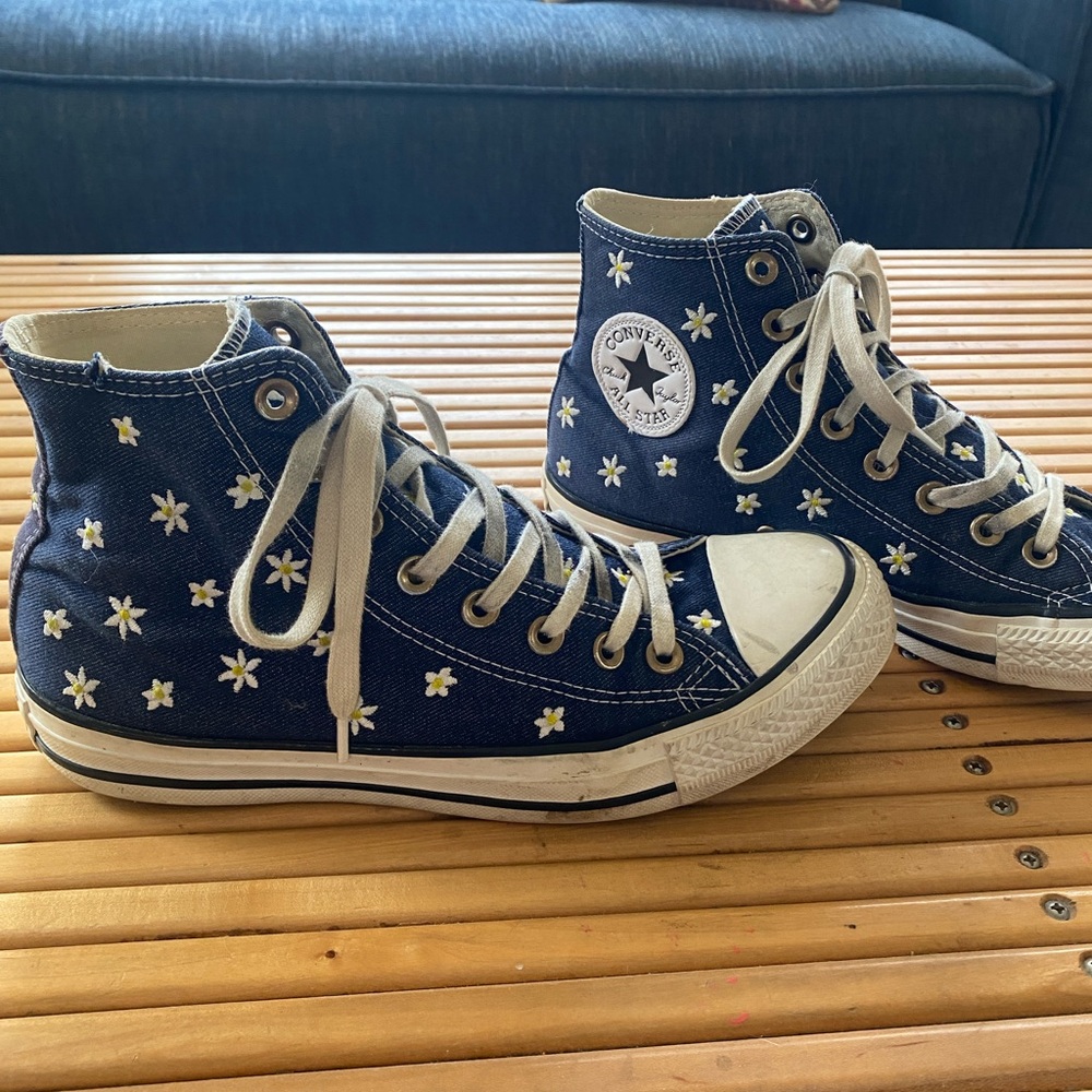 Daisy Converse